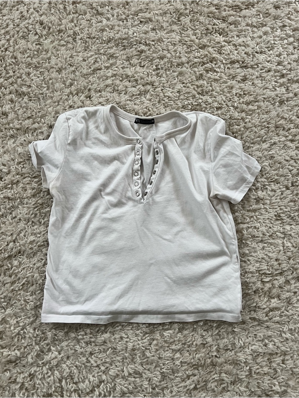 Zara White Short Sleeve Button-Trim Tee